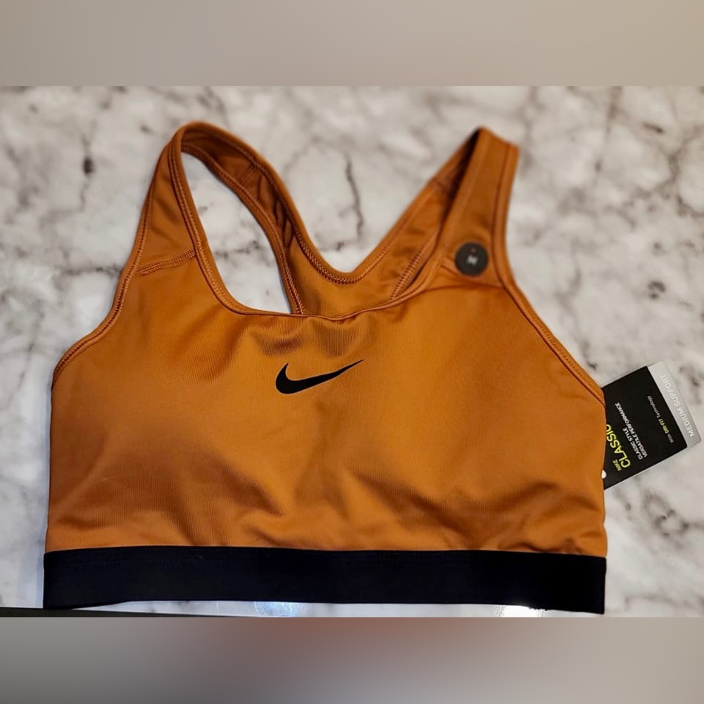 NWT Nike sports bra